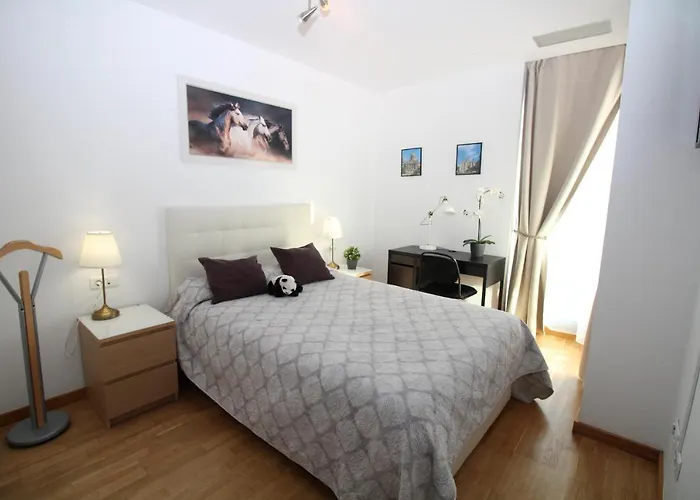 Gran Via Проживание в семье Барселона